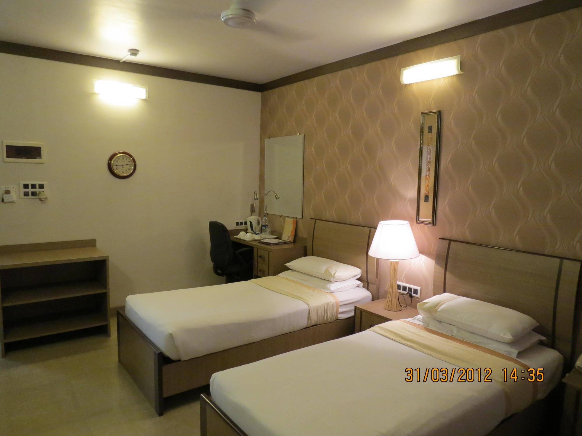 Jyoti Dwelling Hotel Bombay Exterior foto